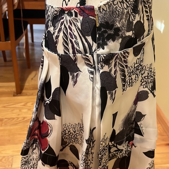 Roberto Cavalli 100% silk skirt made in Italy sized IT42/US 6 - Picture 2 of 9